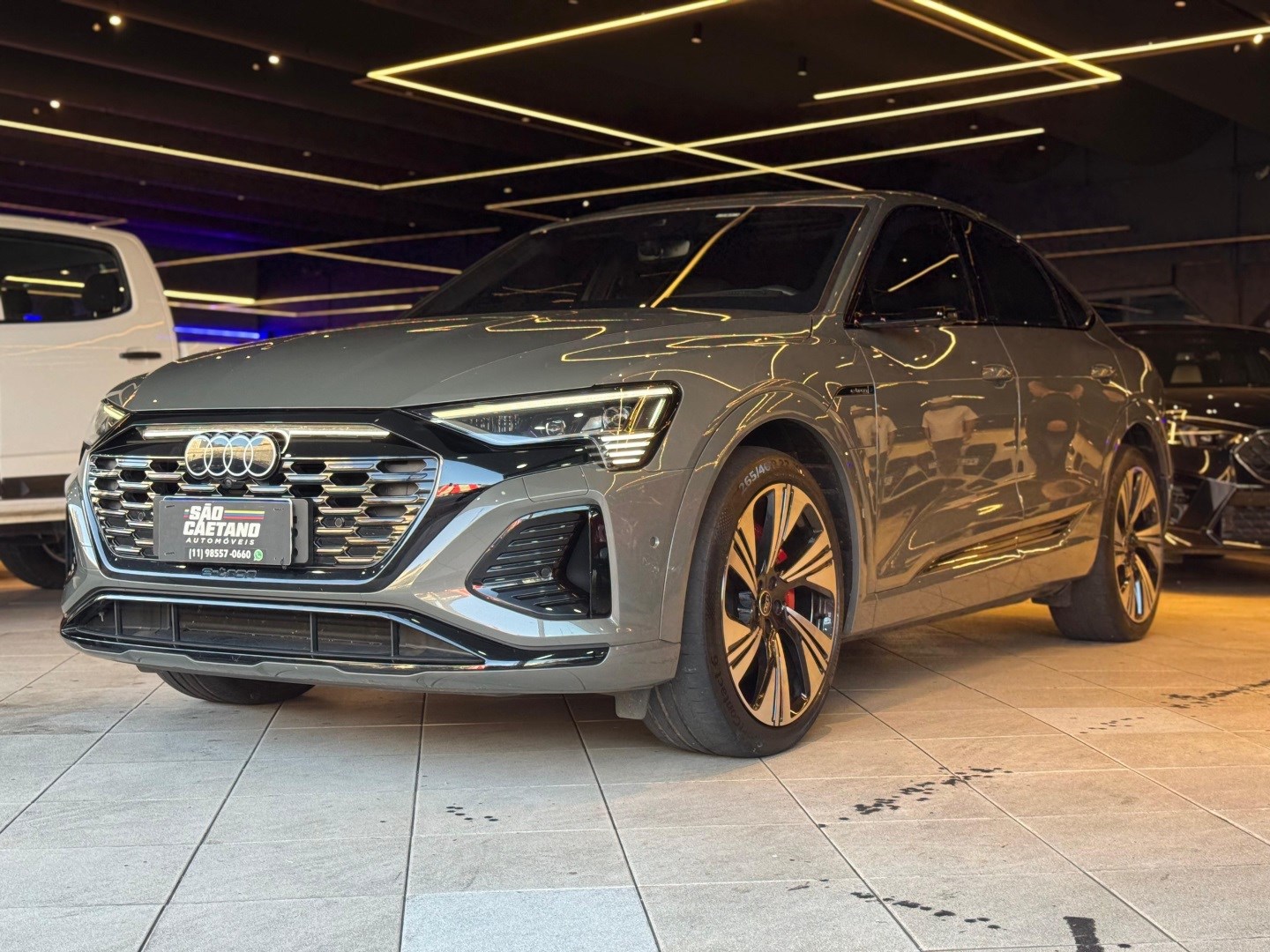 AUDI Q8 E-TRON