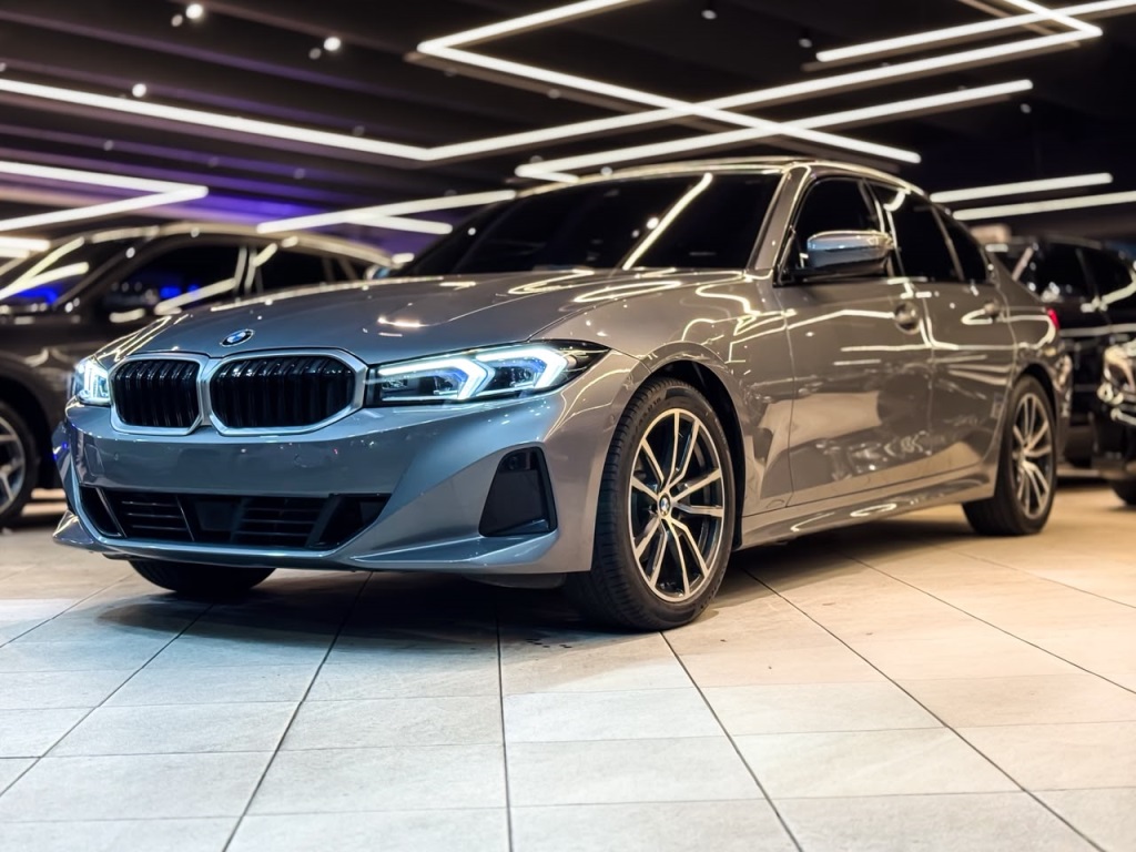 BMW 320i