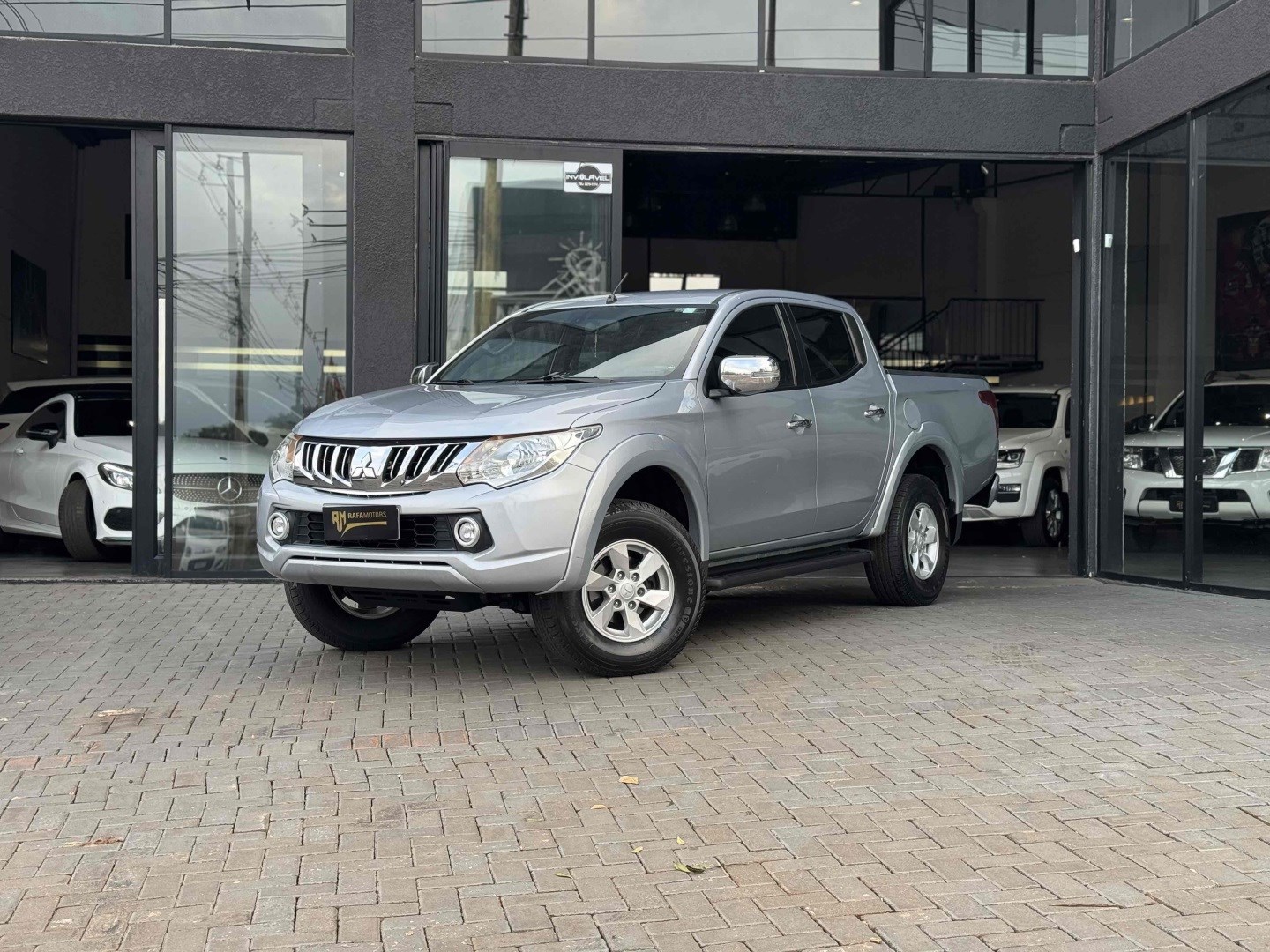 MITSUBISHI L200 TRITON