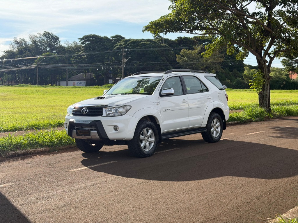 TOYOTA HILUX SW4