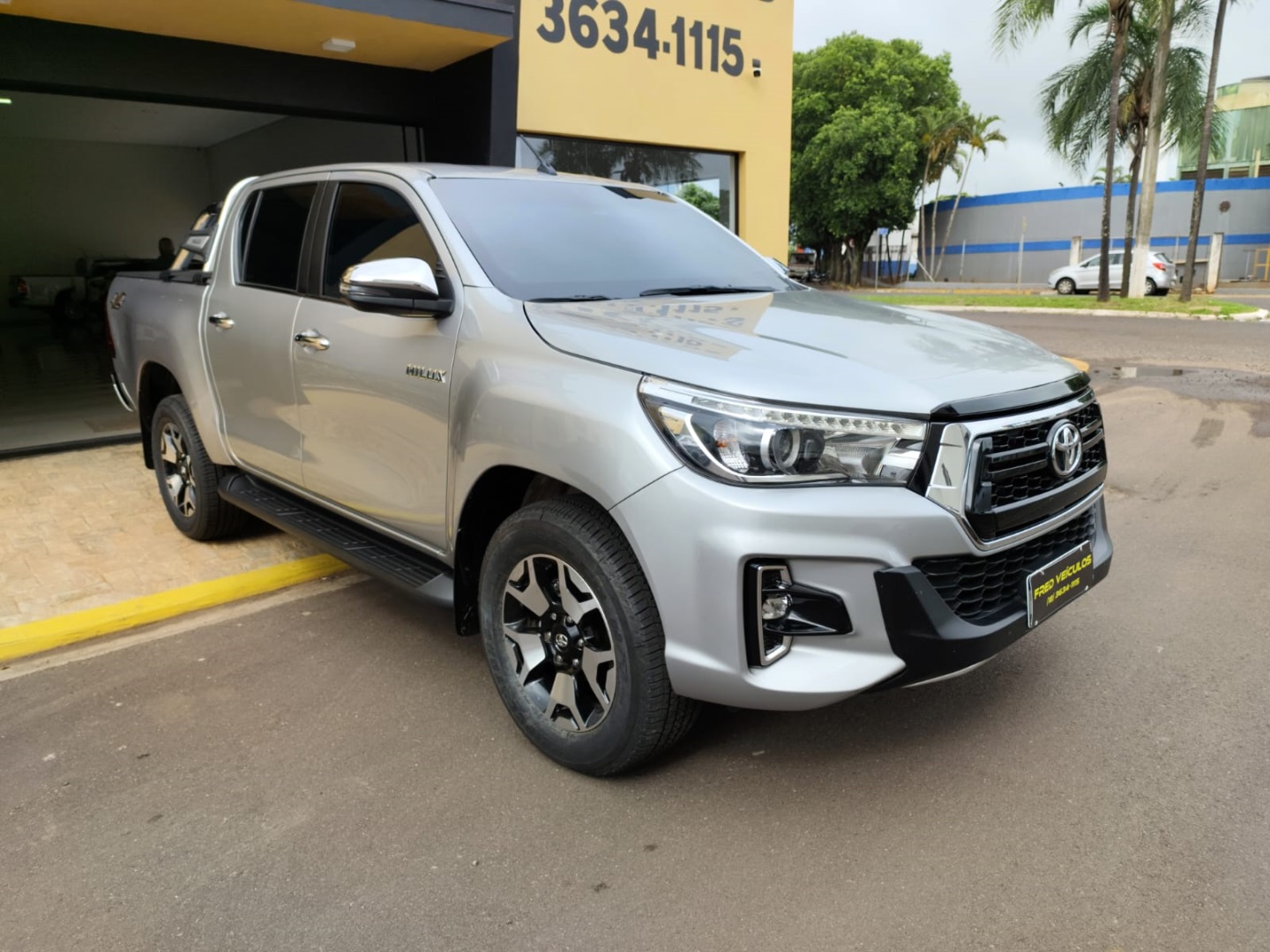 TOYOTA HILUX