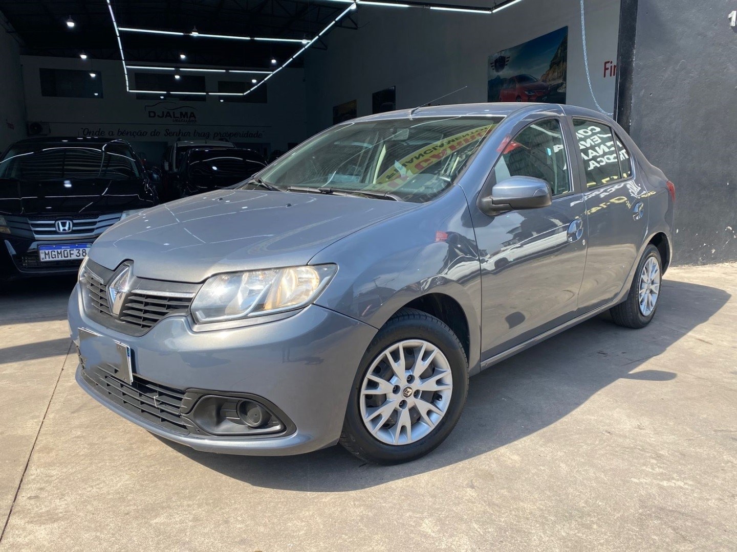 RENAULT LOGAN