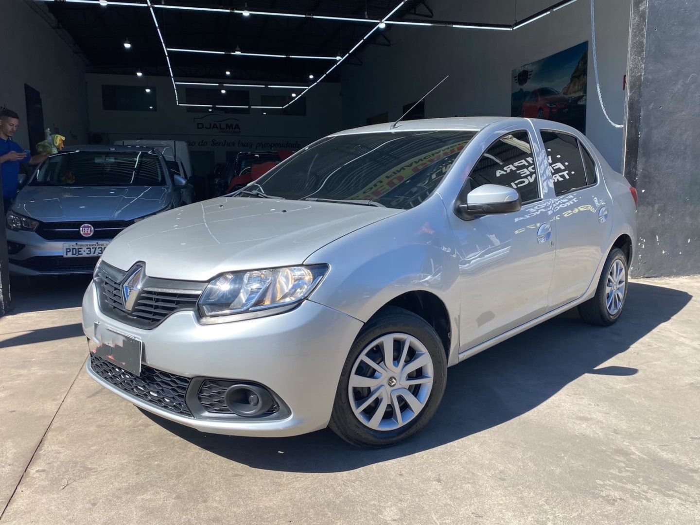 RENAULT LOGAN