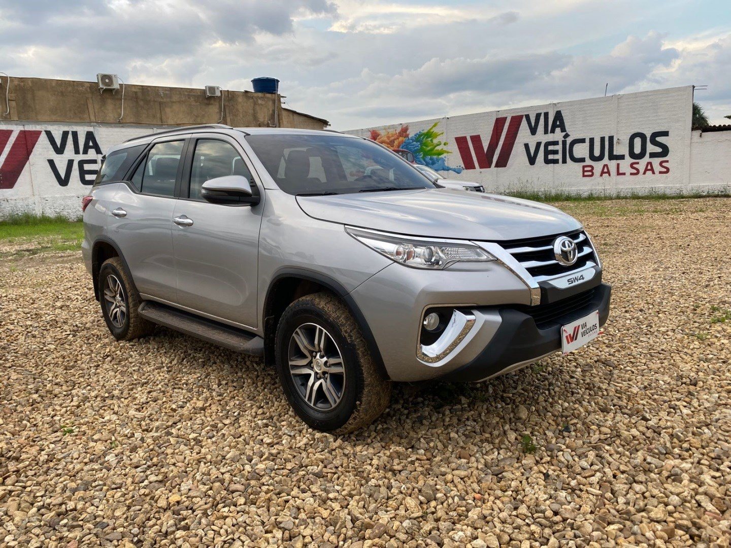 TOYOTA HILUX SW4