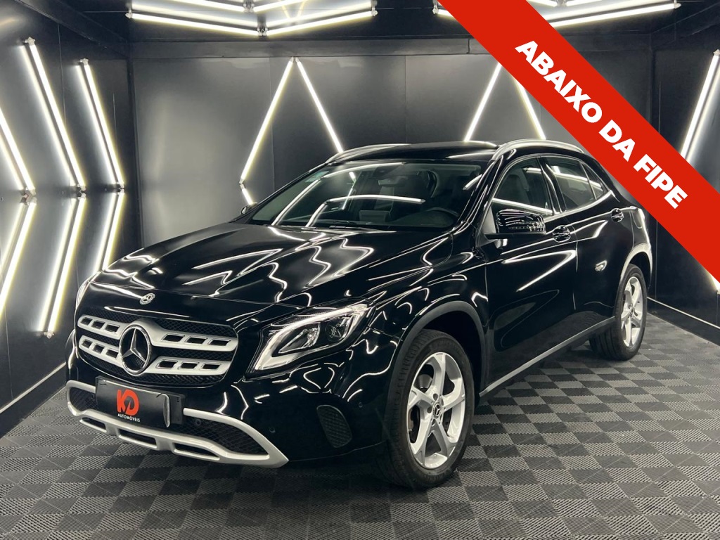 MERCEDES-BENZ GLA 200