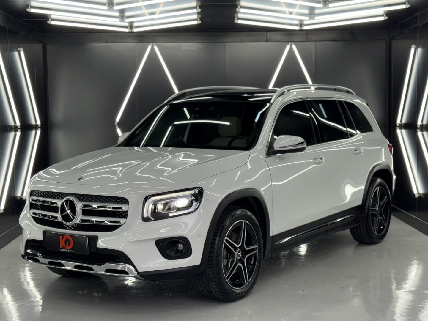 MERCEDES-BENZ GLB 200