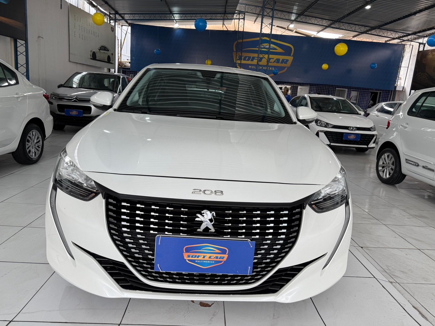 PEUGEOT 208