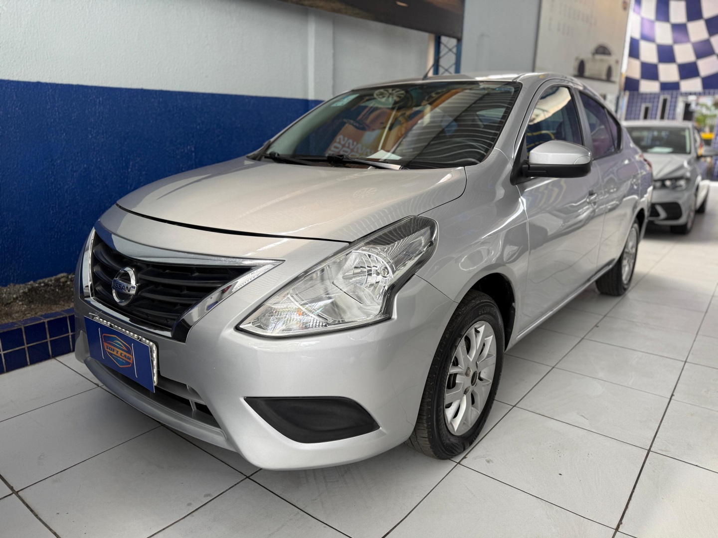NISSAN VERSA