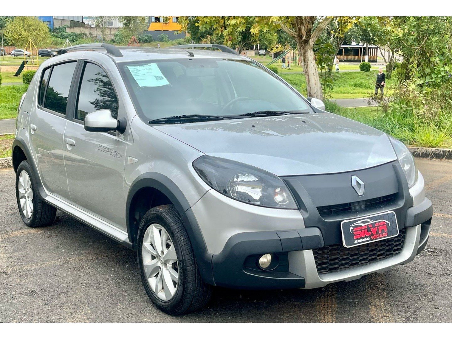 RENAULT SANDERO