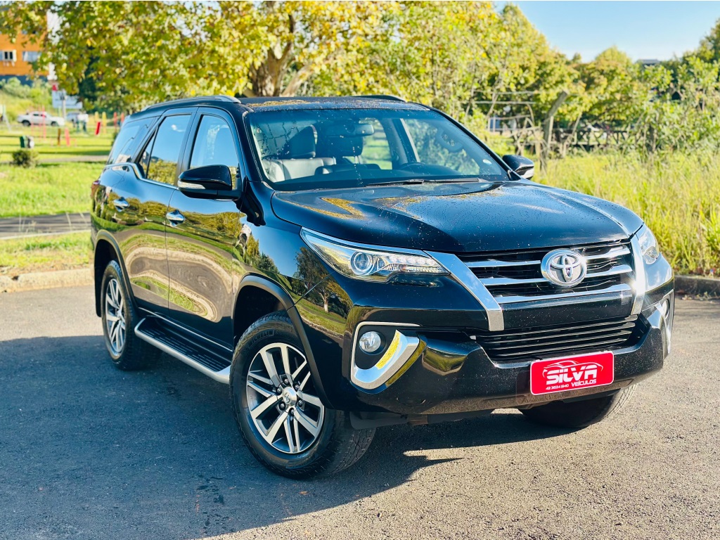 TOYOTA HILUX SW4