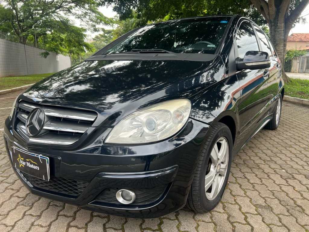 MERCEDES-BENZ B 180