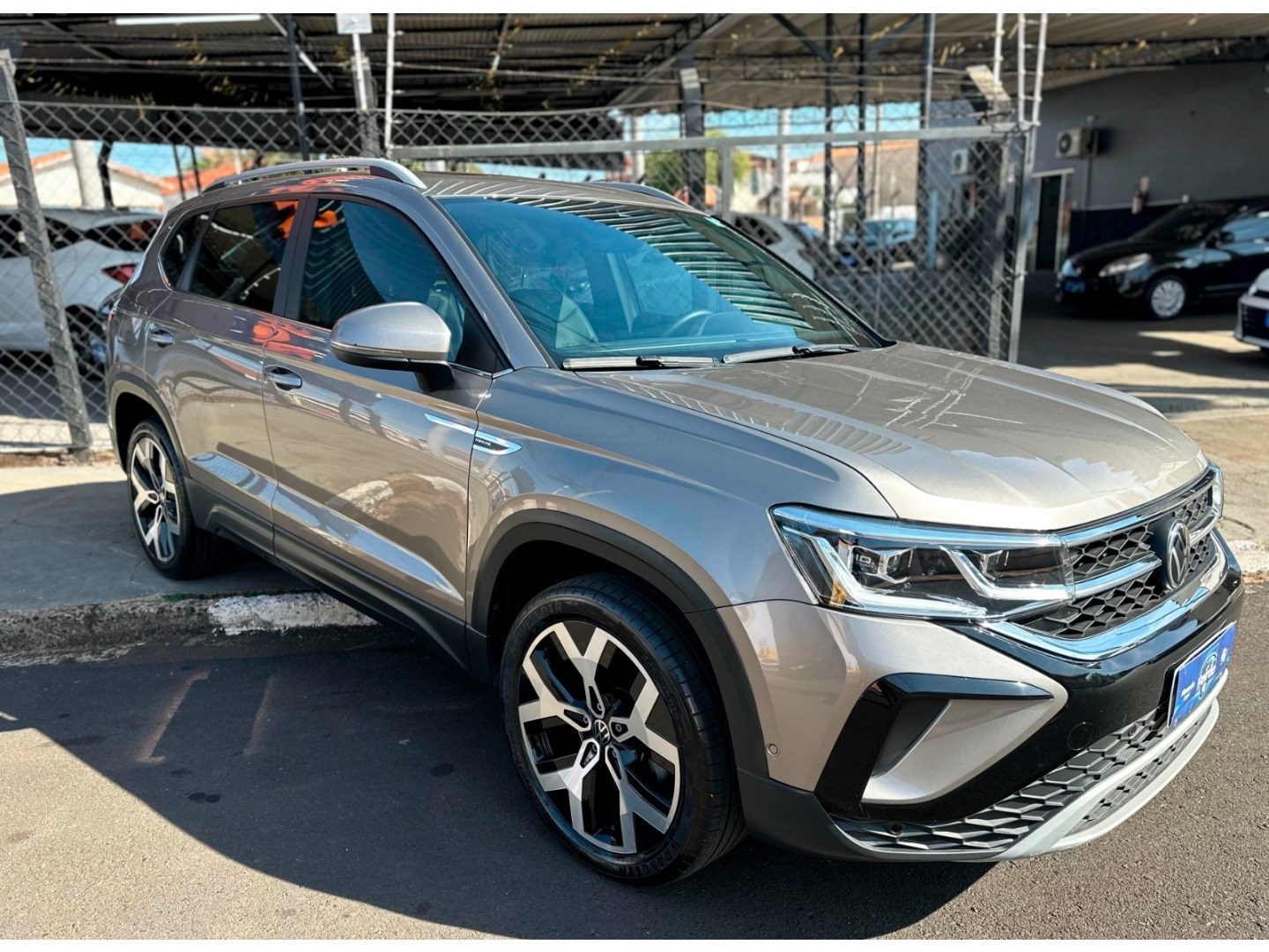 VOLKSWAGEN TAOS
