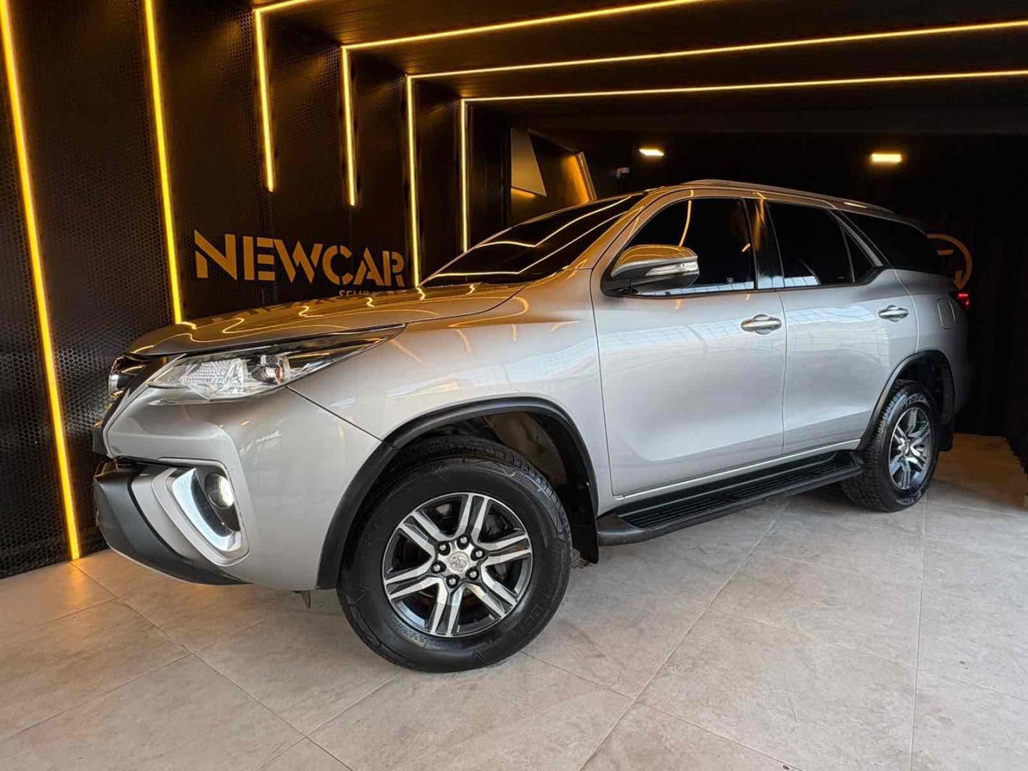 TOYOTA HILUX SW4