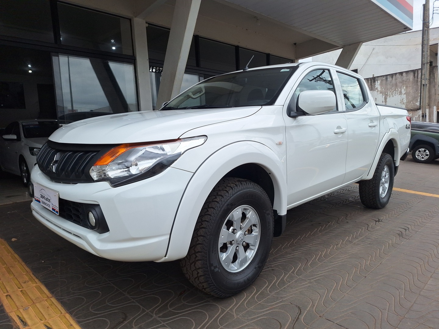 MITSUBISHI L200 TRITON