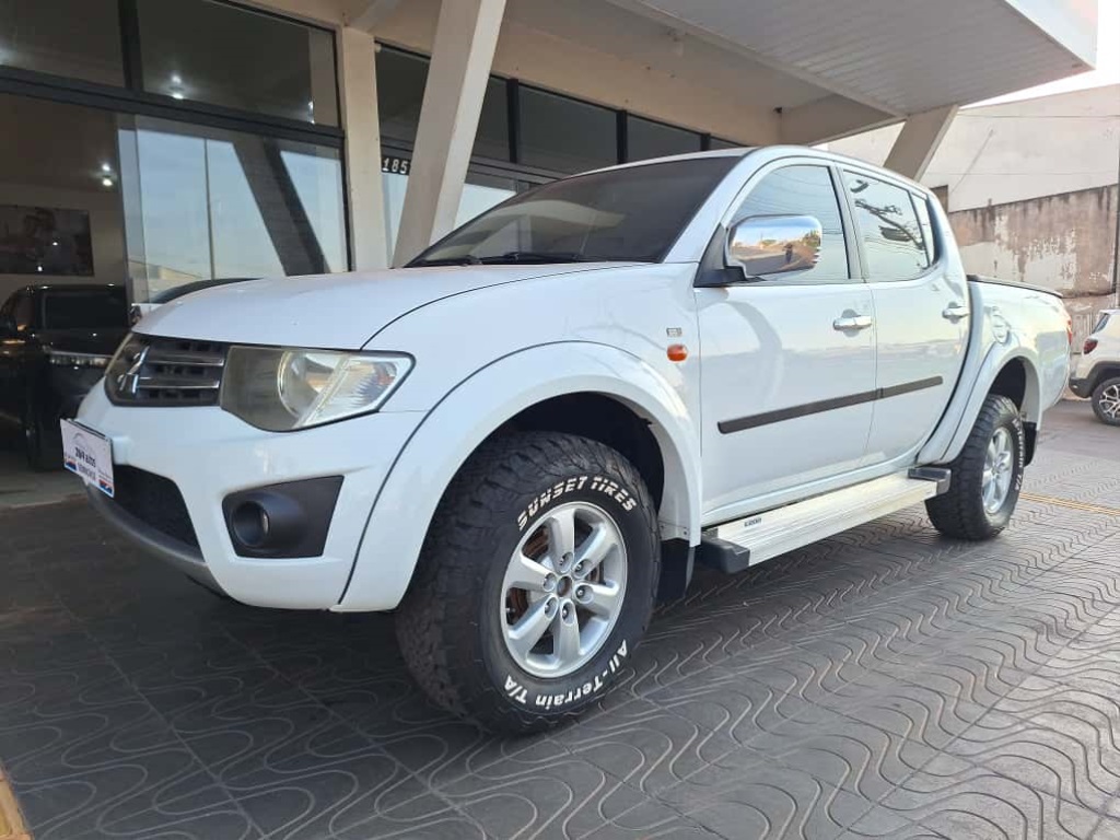 MITSUBISHI L200 TRITON
