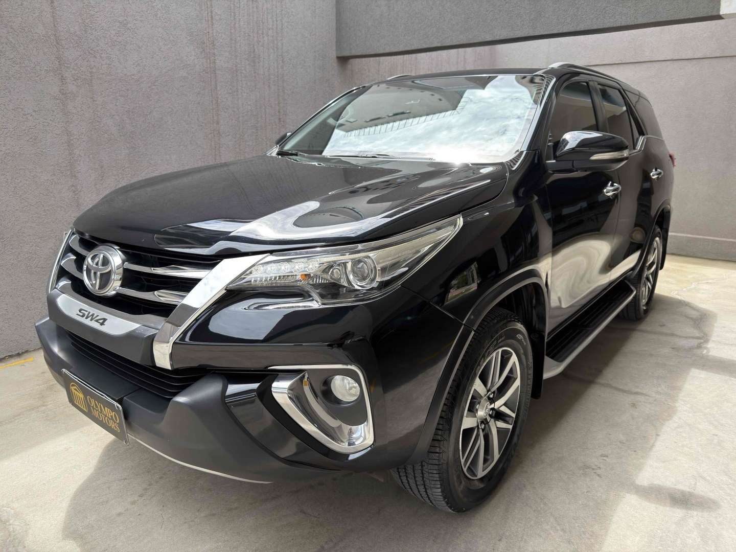 TOYOTA HILUX SW4
