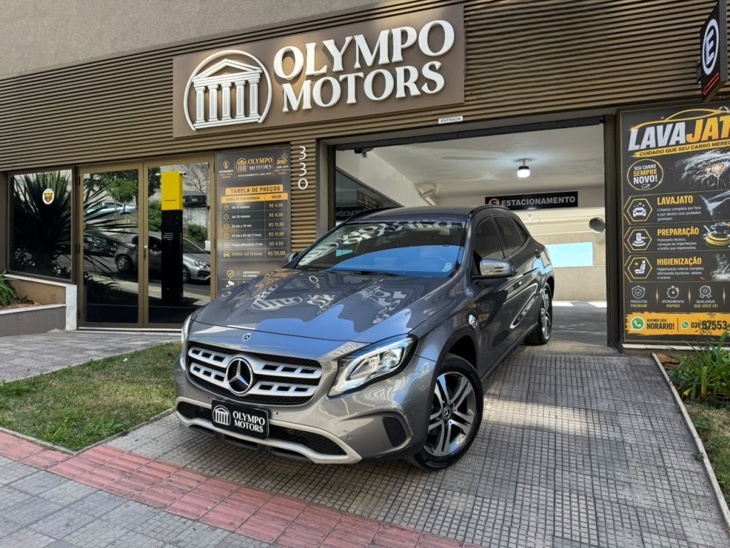 MERCEDES-BENZ GLA 200