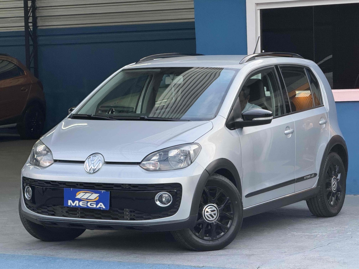 VOLKSWAGEN CROSS UP