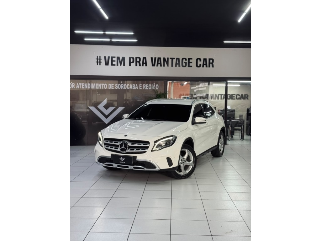 MERCEDES-BENZ GLA 200