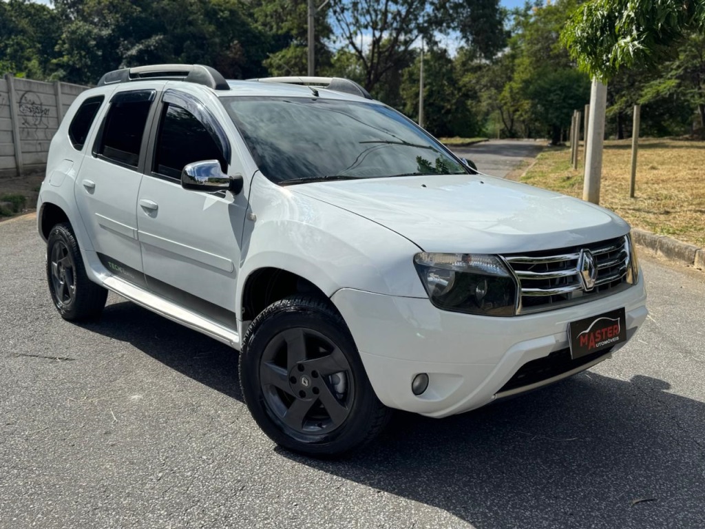 RENAULT DUSTER