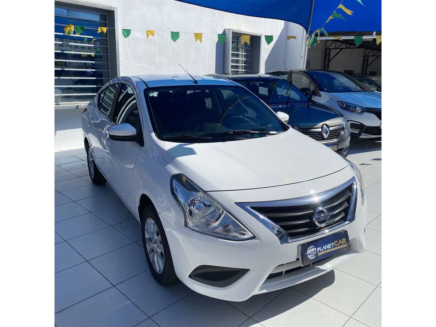 NISSAN VERSA