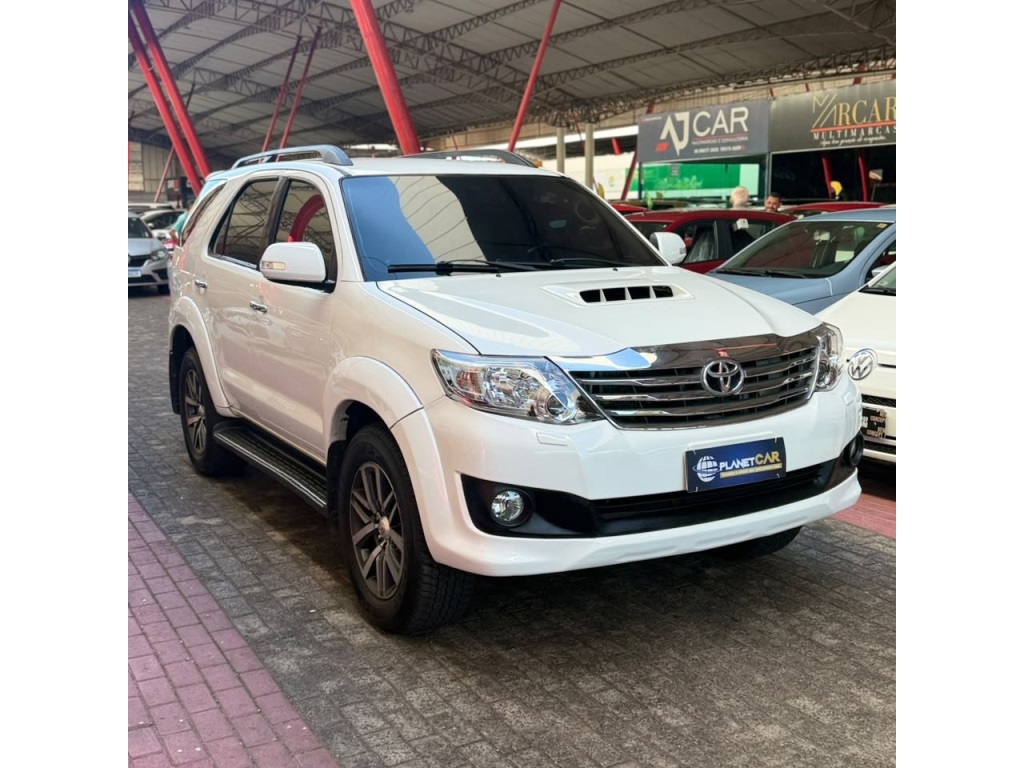 TOYOTA HILUX SW4