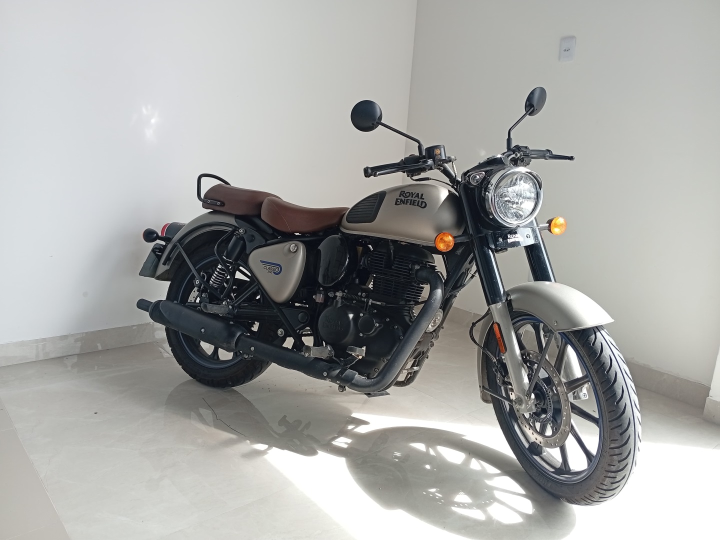 ROYAL ENFIELD CLASSIC 