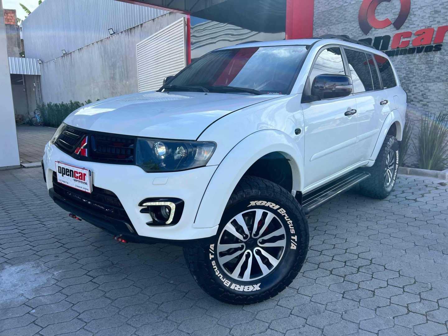 MITSUBISHI PAJERO DAKAR