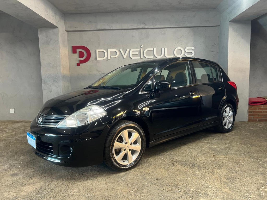 NISSAN TIIDA