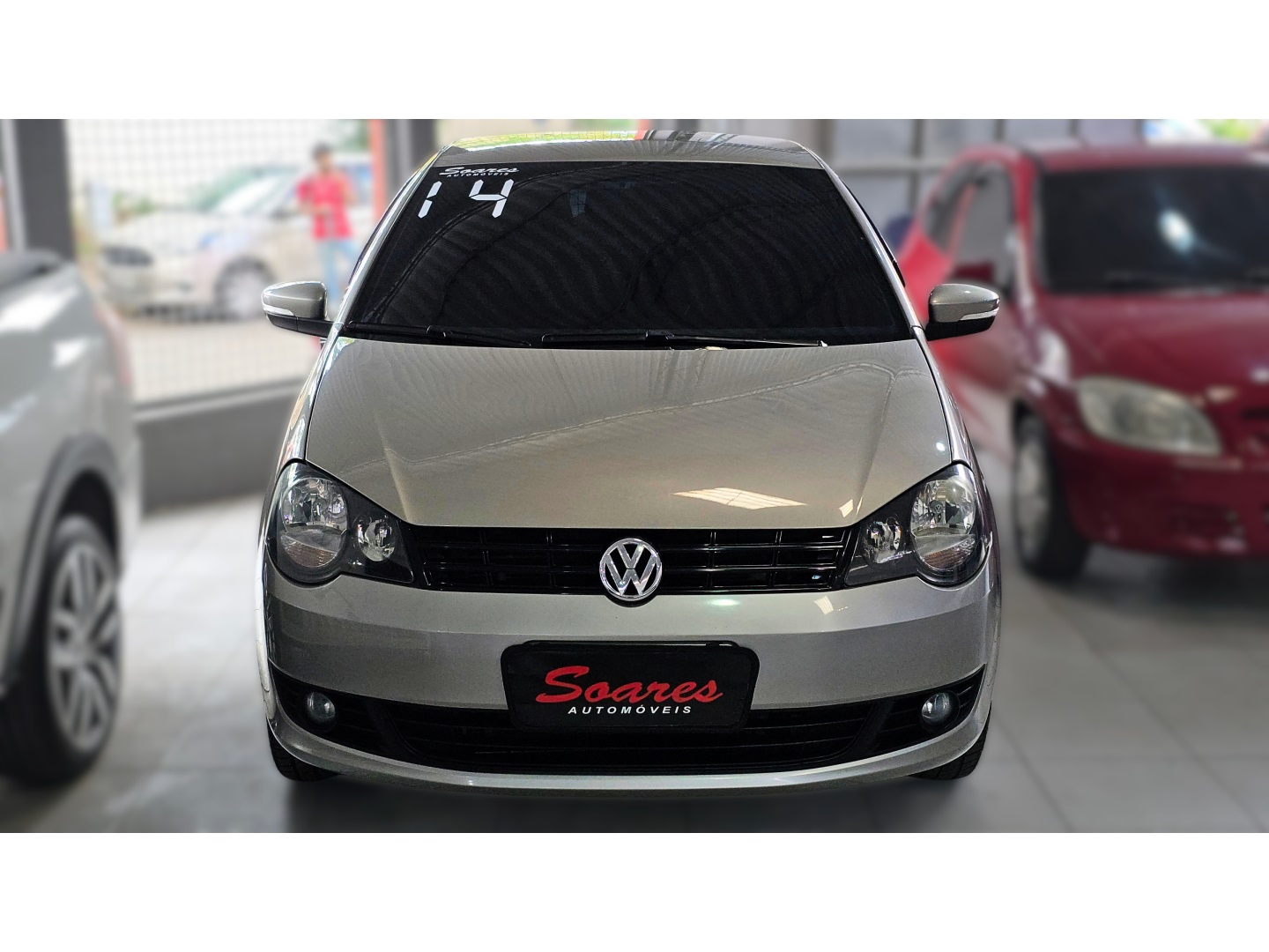 VOLKSWAGEN POLO SEDAN
