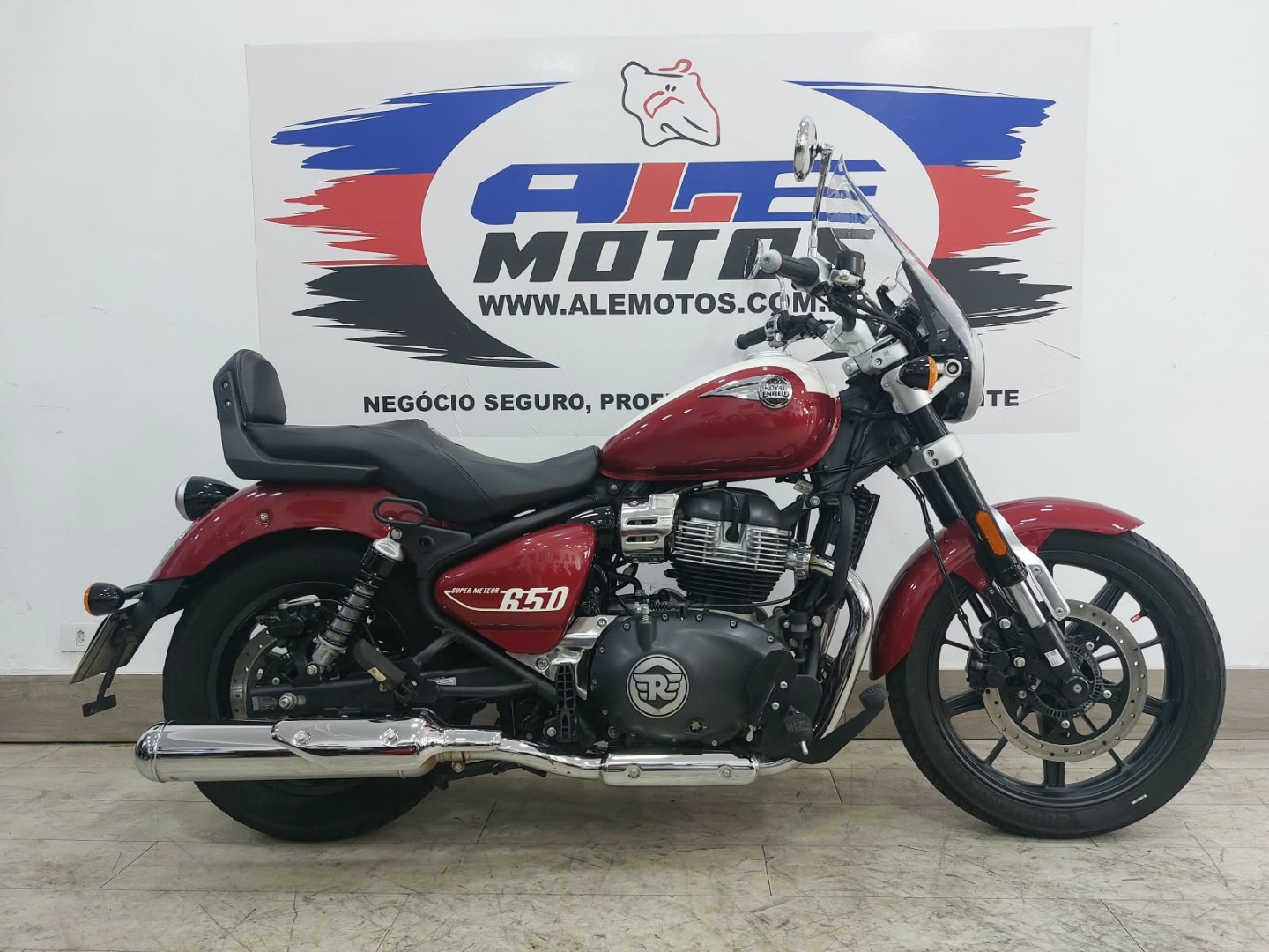 ROYAL ENFIELD SUPER METEOR 650 INTERSTELLAR