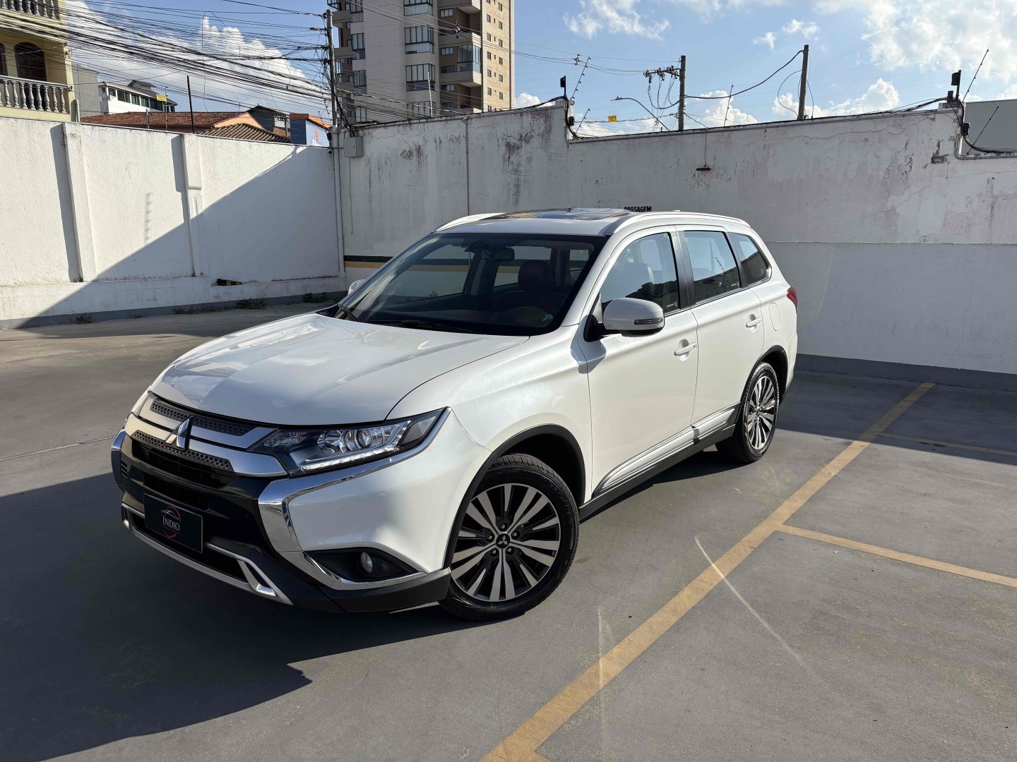 MITSUBISHI OUTLANDER