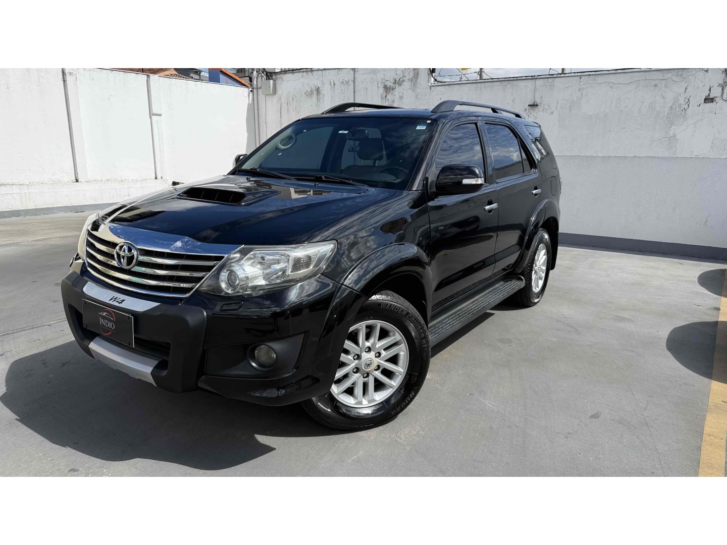 TOYOTA HILUX SW4