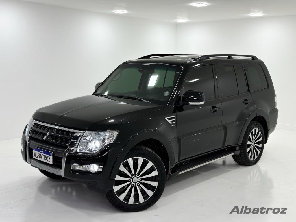 MITSUBISHI PAJERO FULL
