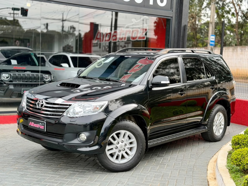 TOYOTA HILUX SW4
