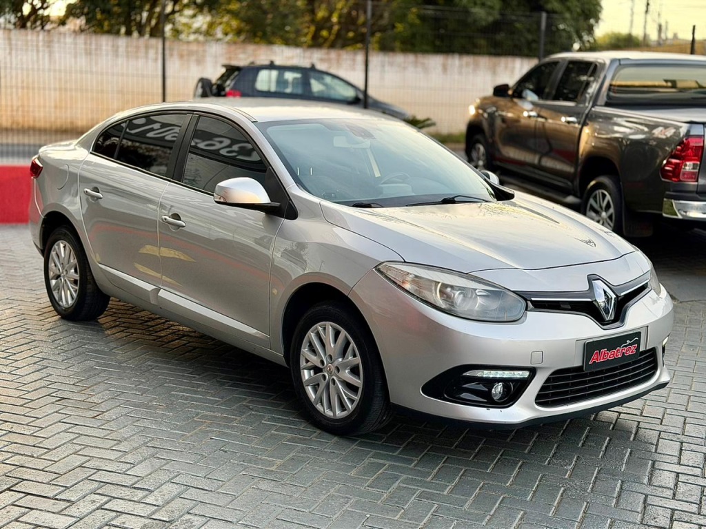 Renault FLUENCE 2.0 Dynamique Plus 16V Flex 4P Automático - foto 3