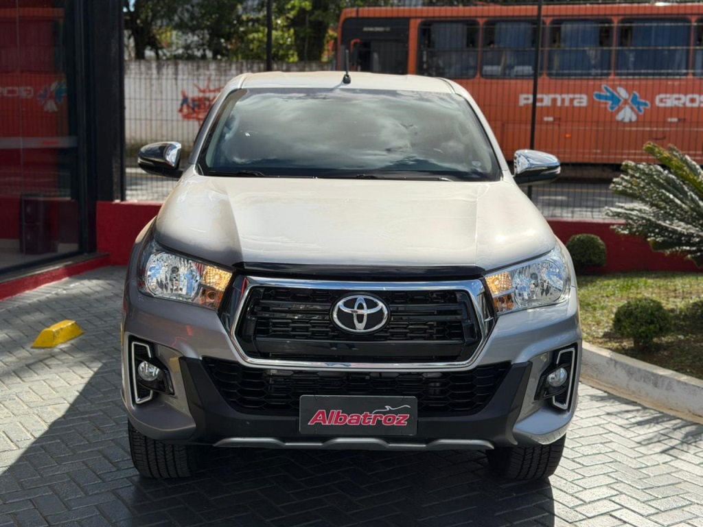 Toyota Hilux 2.8 Srv 4X4 Cd 16V Diesel 4P Automático - foto 2