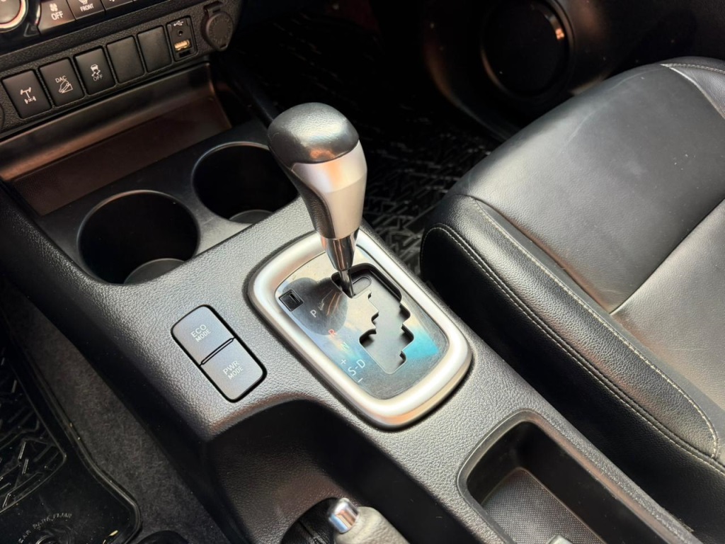Toyota Hilux 2.8 Srv 4X4 Cd 16V Diesel 4P Automático - foto 9