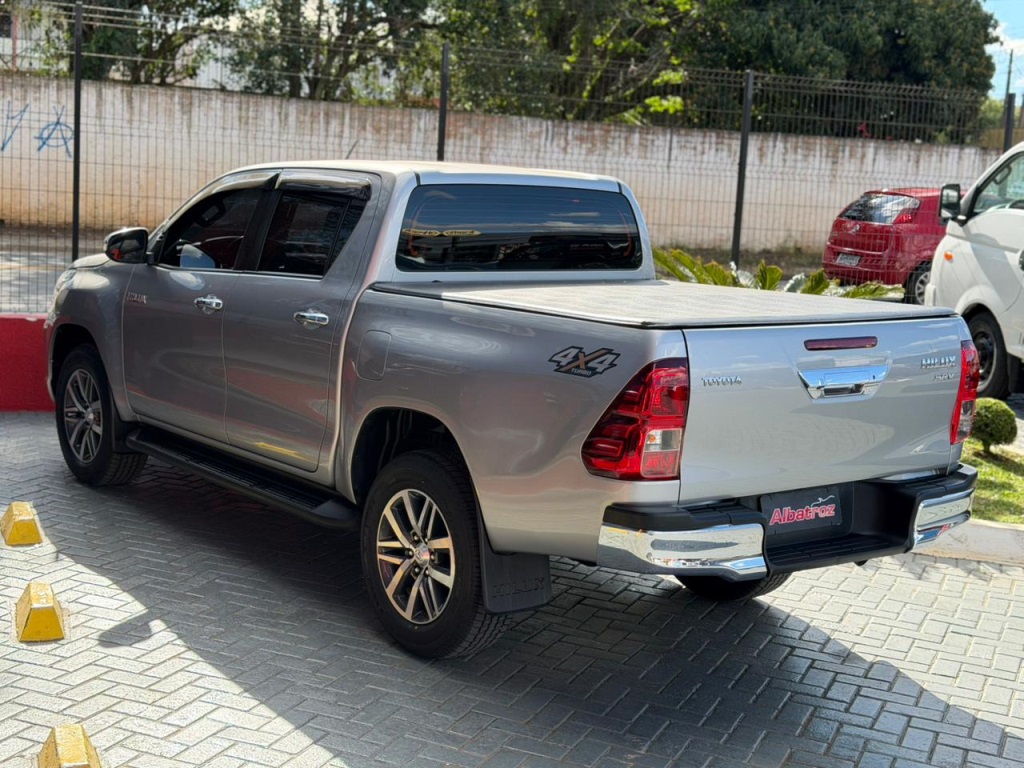 Toyota Hilux 2.8 Srv 4X4 Cd 16V Diesel 4P Automático - foto 6