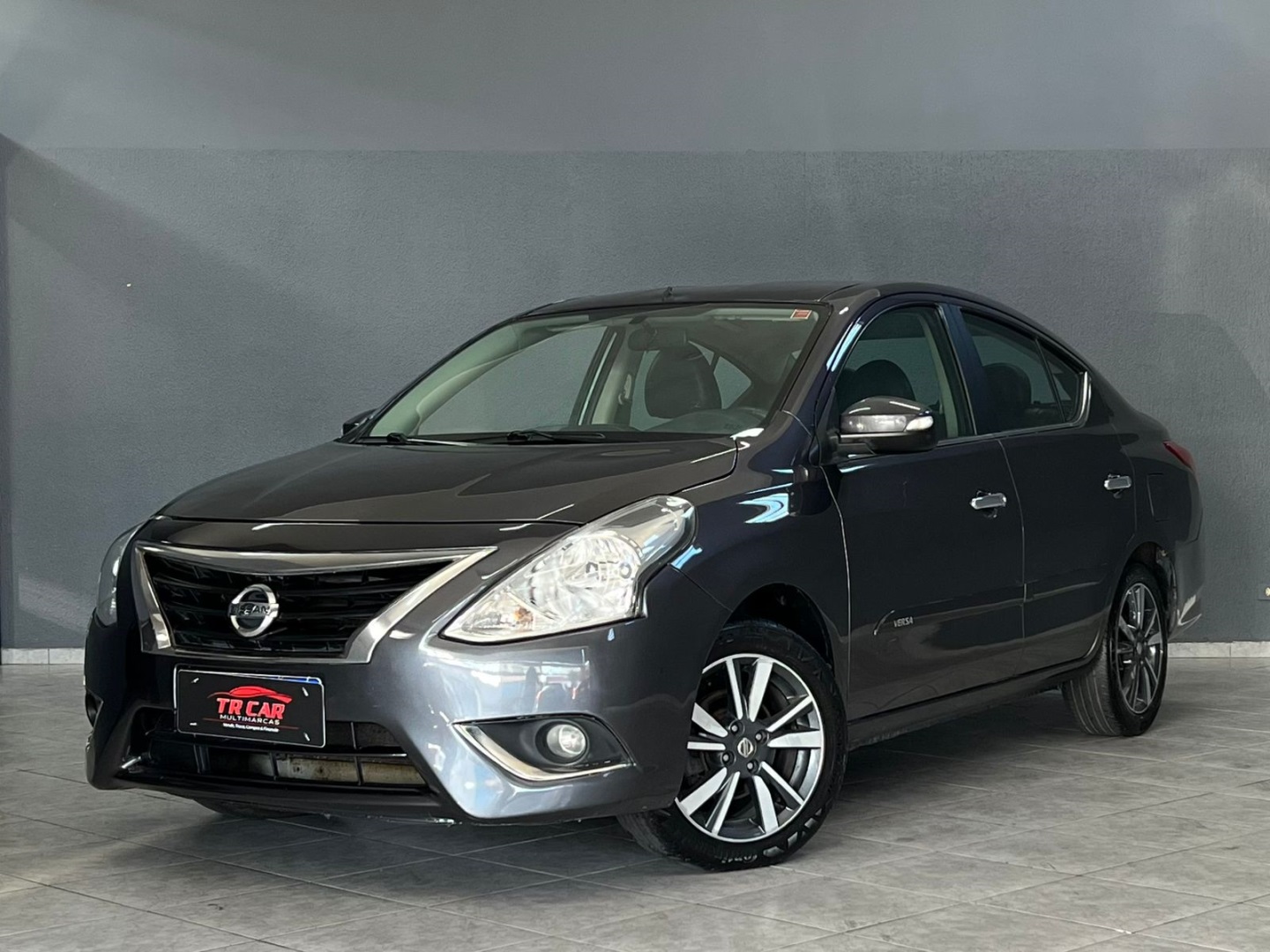 NISSAN VERSA
