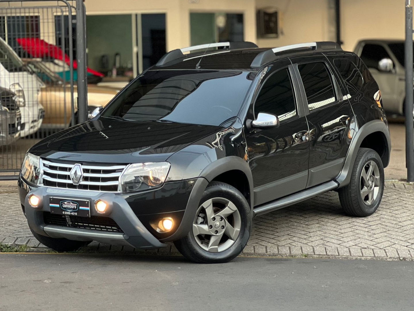 RENAULT DUSTER