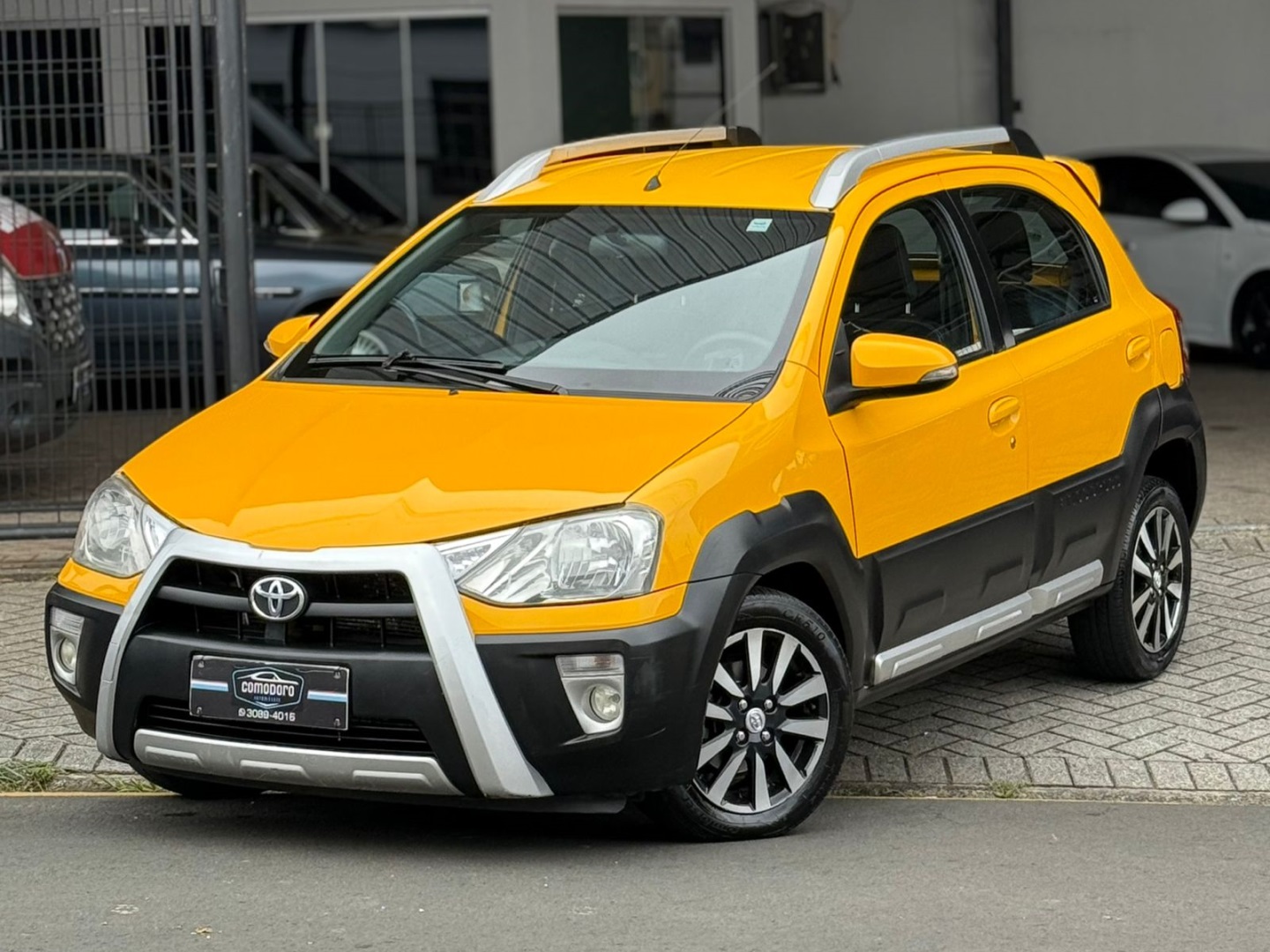 TOYOTA ETIOS CROSS