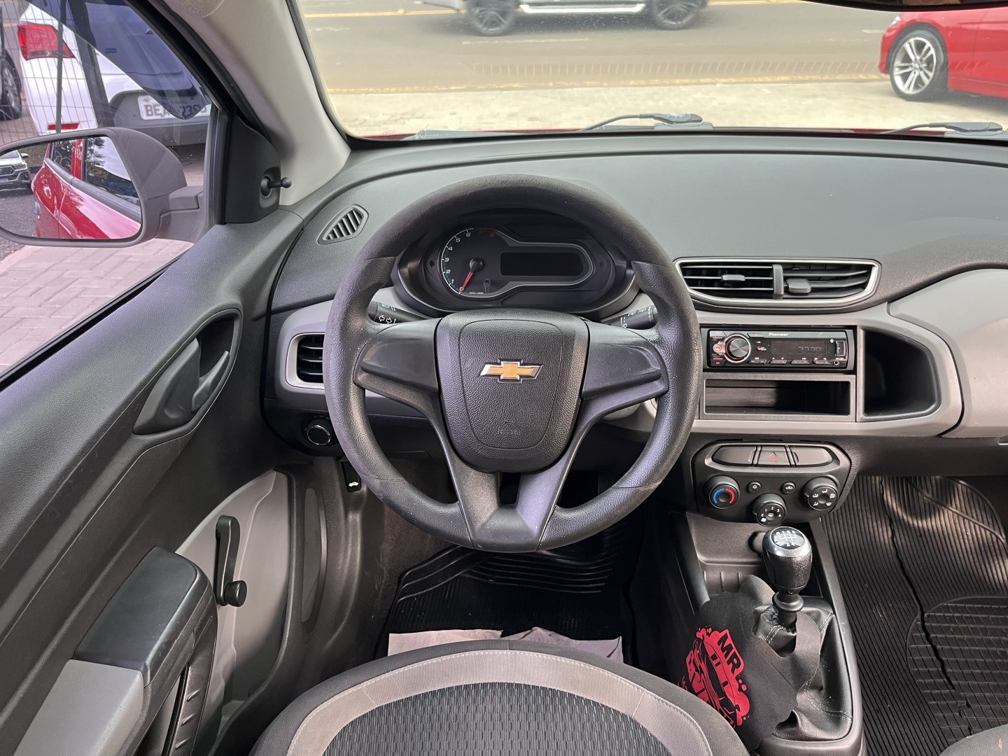 Chevrolet Onix Hatch Ls 1.0 8V Flexpower 5P Mec. - foto 9