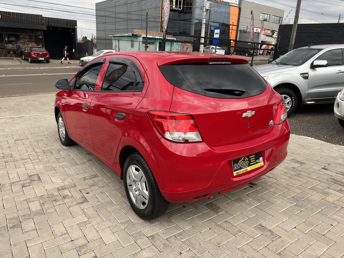 Chevrolet Onix Hatch Ls 1.0 8V Flexpower 5P Mec. - foto 4
