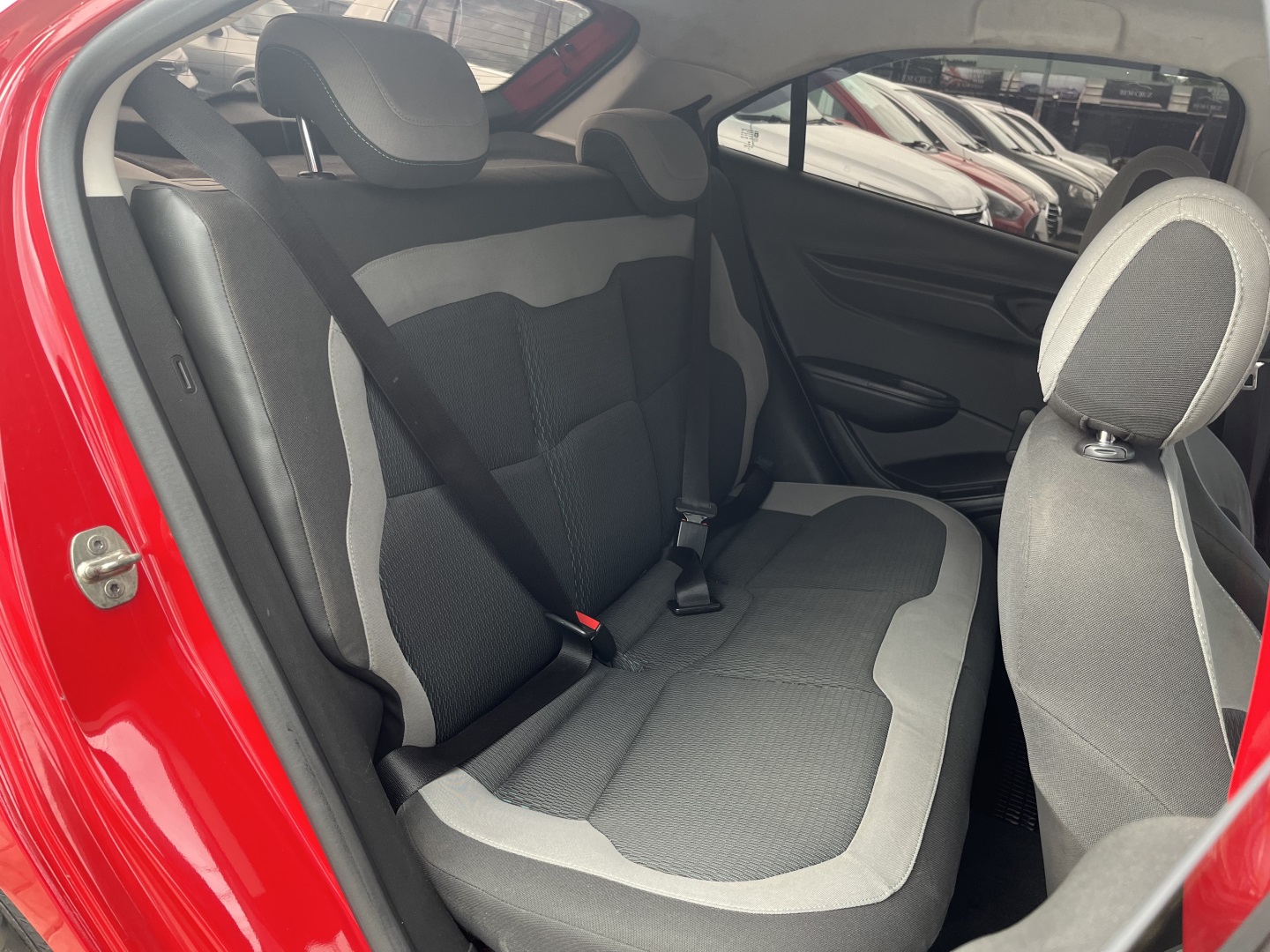 Chevrolet Onix Hatch Ls 1.0 8V Flexpower 5P Mec. - foto 5