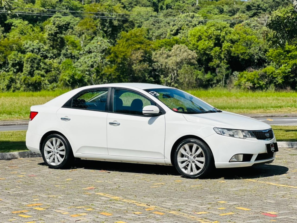 KIA CERATO