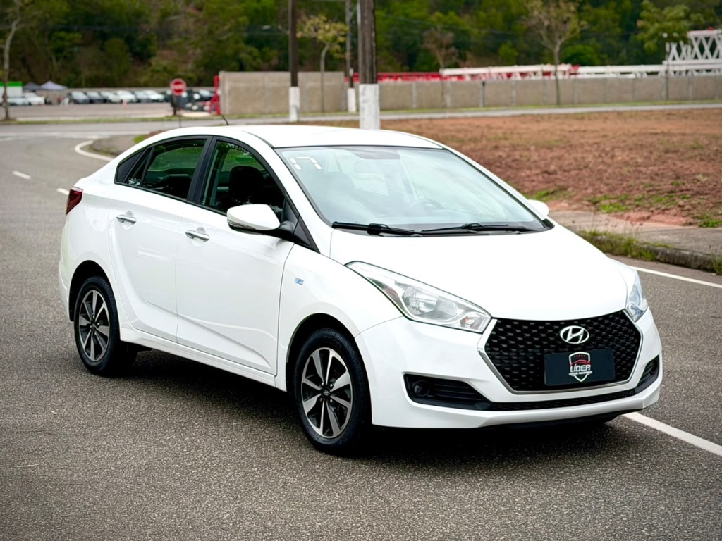 HYUNDAI HB20S