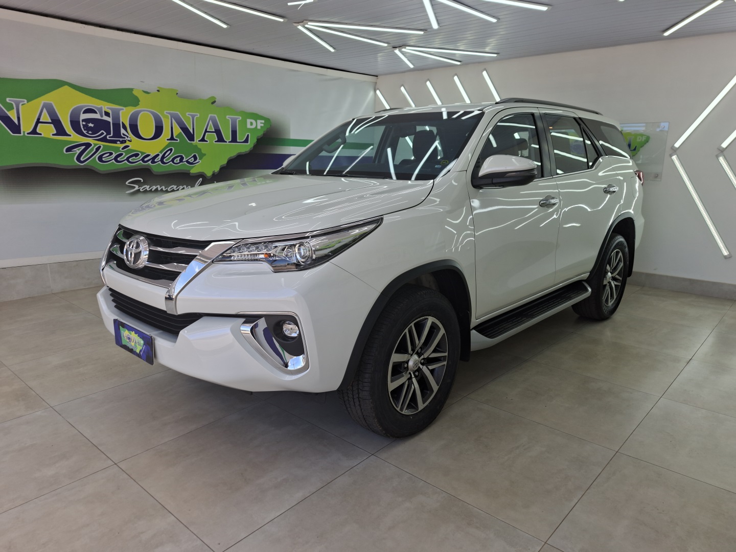 TOYOTA HILUX SW4