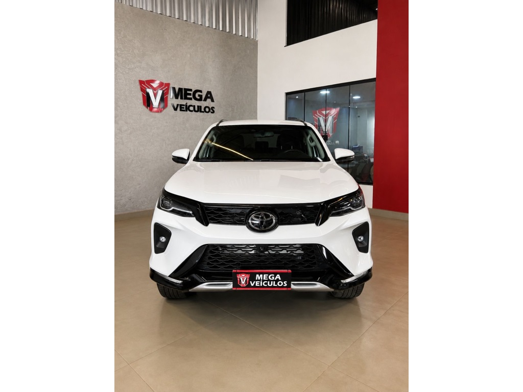TOYOTA HILUX SW4