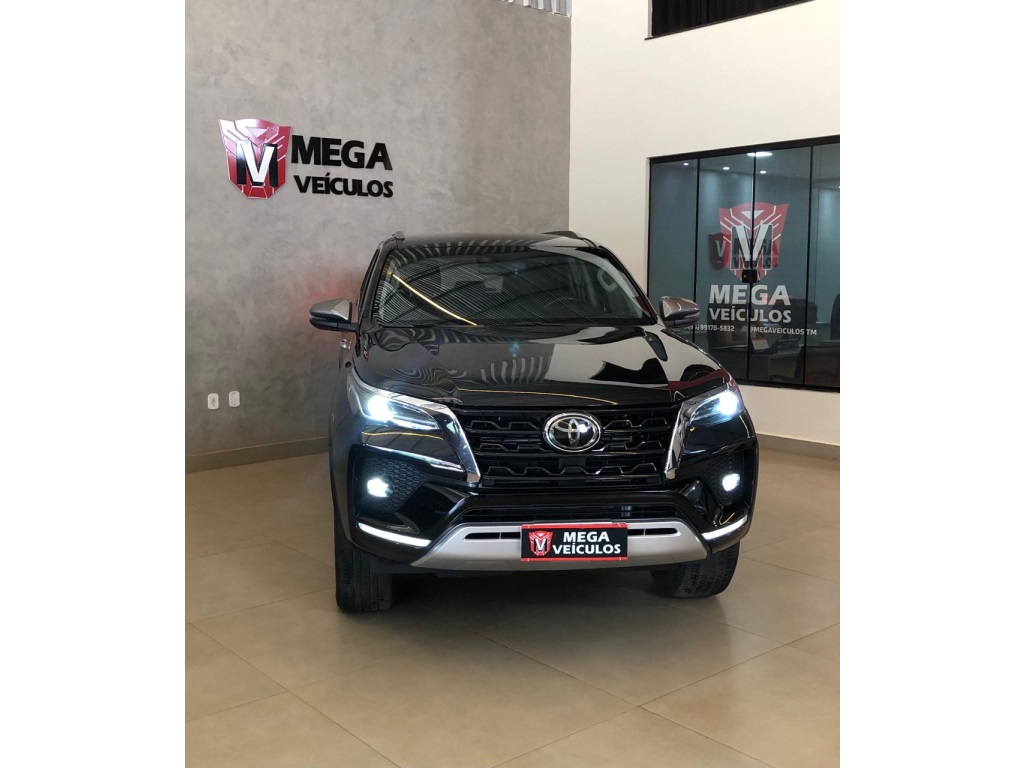 TOYOTA HILUX SW4